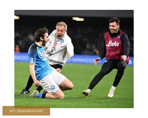 意甲榜首大战那不勒斯一球险胜尤文图斯争冠格局今夜再起波澜