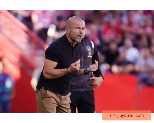 格拉纳达终止帕科·洛佩斯合同结束重返西甲征程